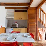 別荘 Maison Mitoyenne A 200m De La Avec Parking - Fr-1-319-186 *