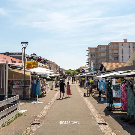Maison Mitoyenne à 200m De La Avec Parking - Fr-1-319-186 *