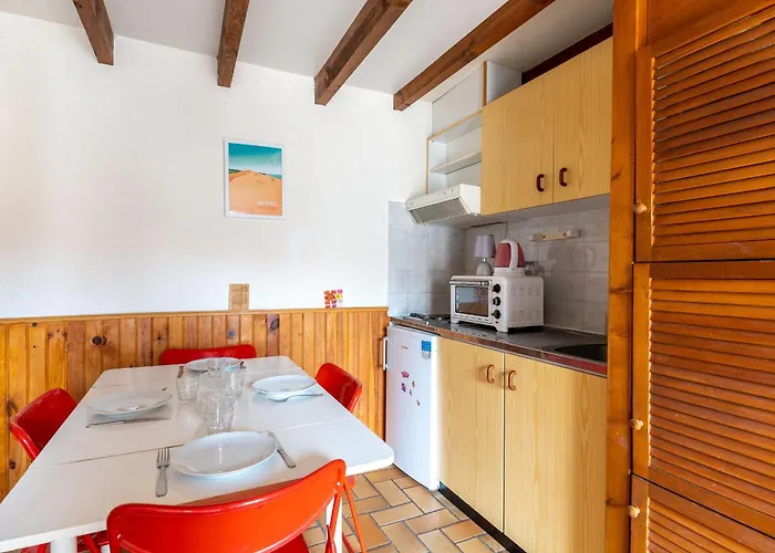 Maison Mitoyenne à 200m De La Avec Parking - Fr-1-319-186