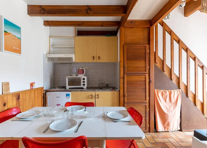 Hébergement de vacances Maison Mitoyenne à 200m De La Avec Parking - Fr-1-319-186 *